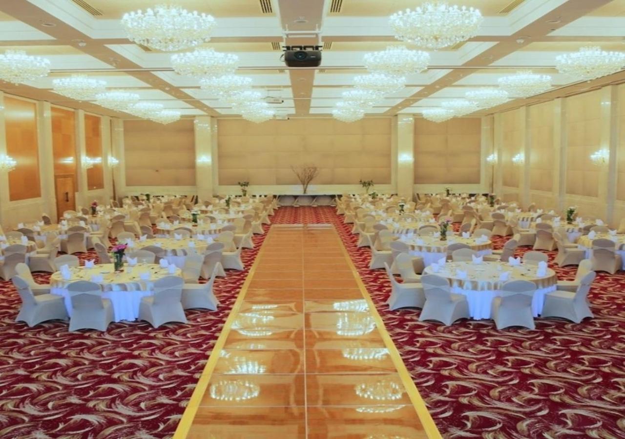 Kuwait Grand Hotel Kuwait City Esterno foto